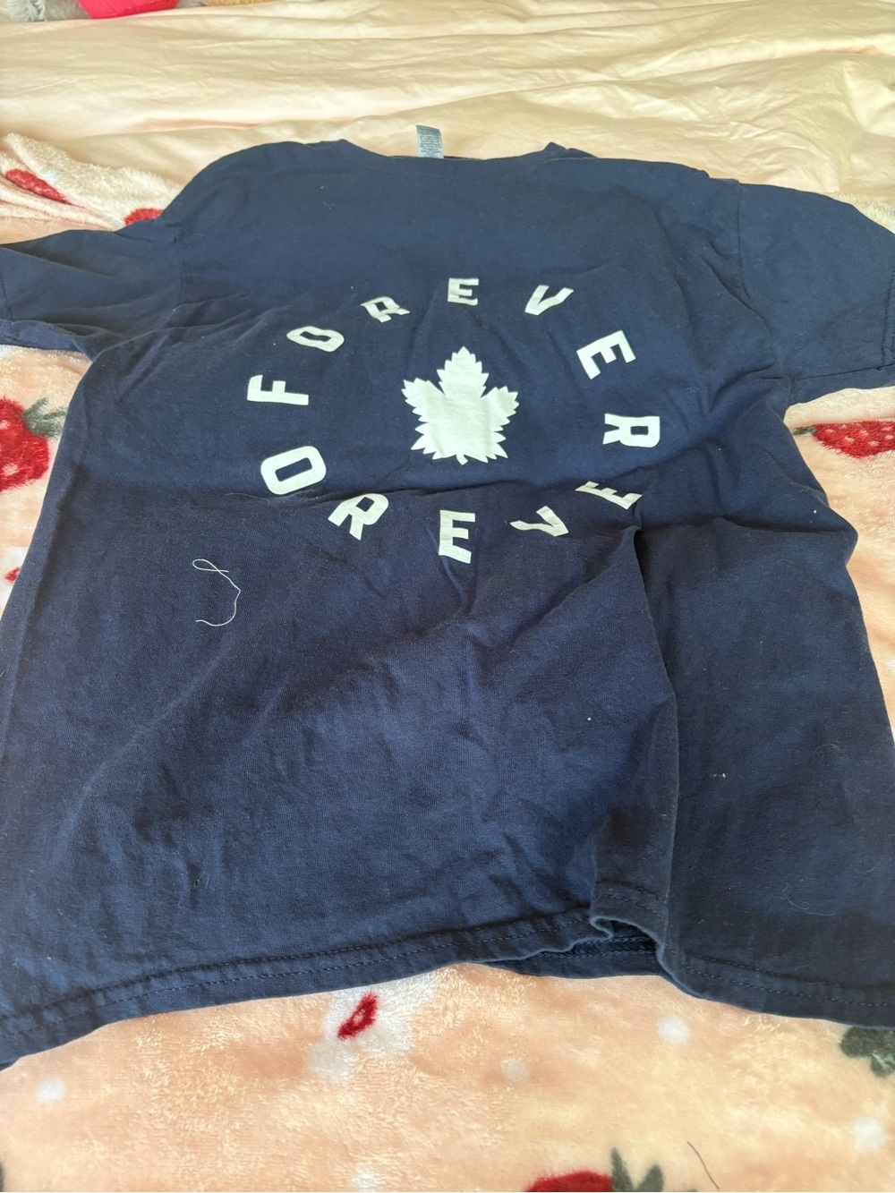 Maple Leafs t shirt
